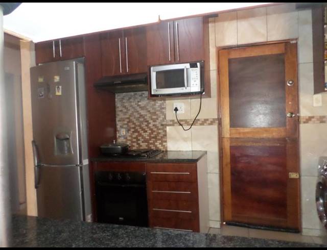 3 BEDROOM HOUSE FOR SALE IN THE ORCHARDS